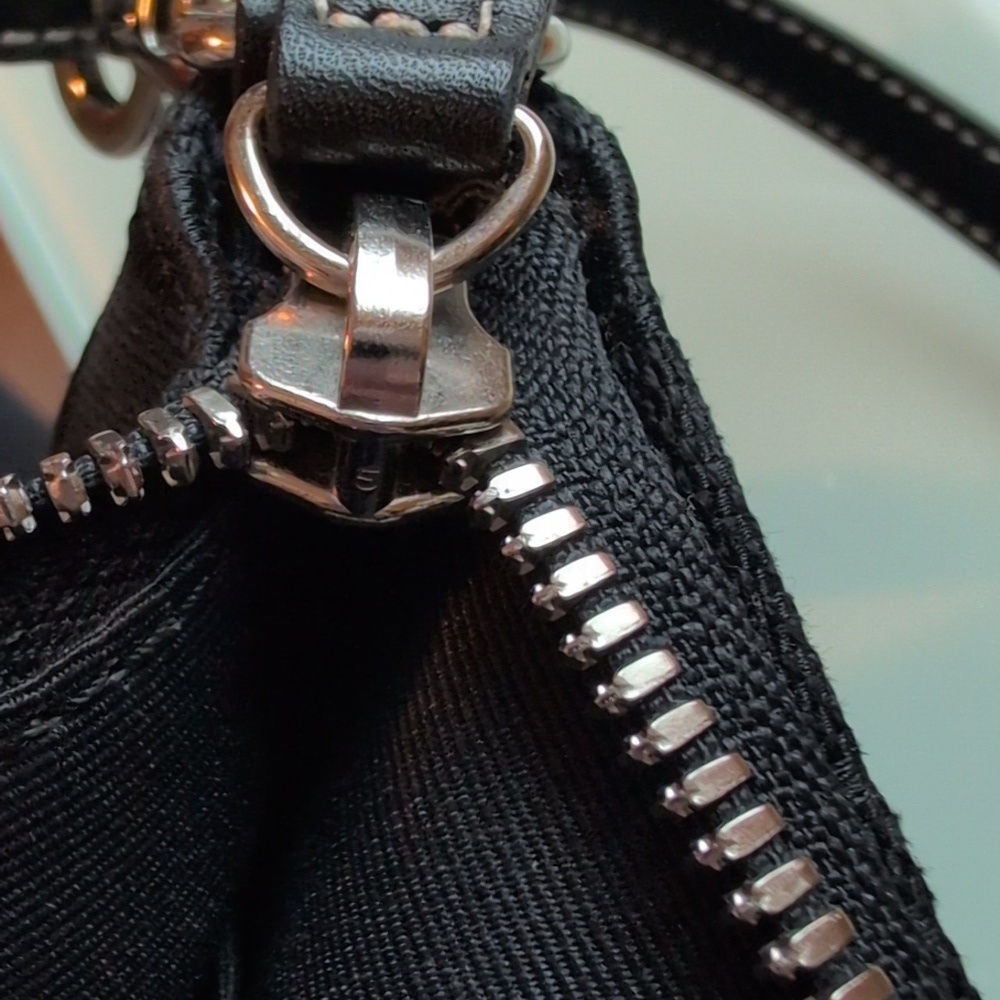 Coach Vintage Black Canvas and Leather Demi - Picture 15 of 16